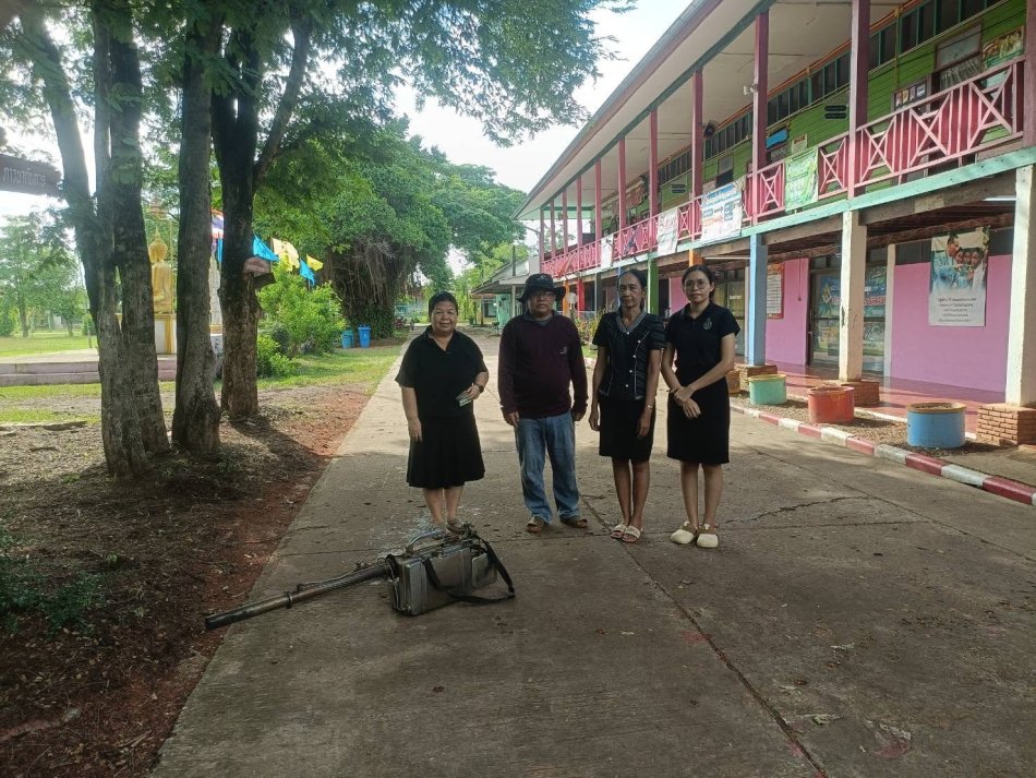 พ่นหมอกควันกำจัดยุงลาย ได้ออกพ่นหมอกควันเพื่อเป็นการควบคุมและป้องกันโรคไข้เลือดออก